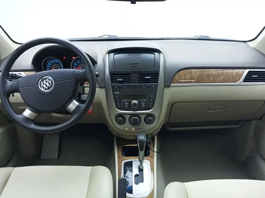 Buick Excelle 2016 — фото 12