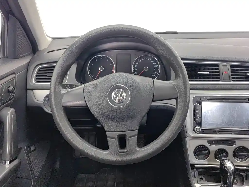Volkswagen Lavida 2015 — фото 11