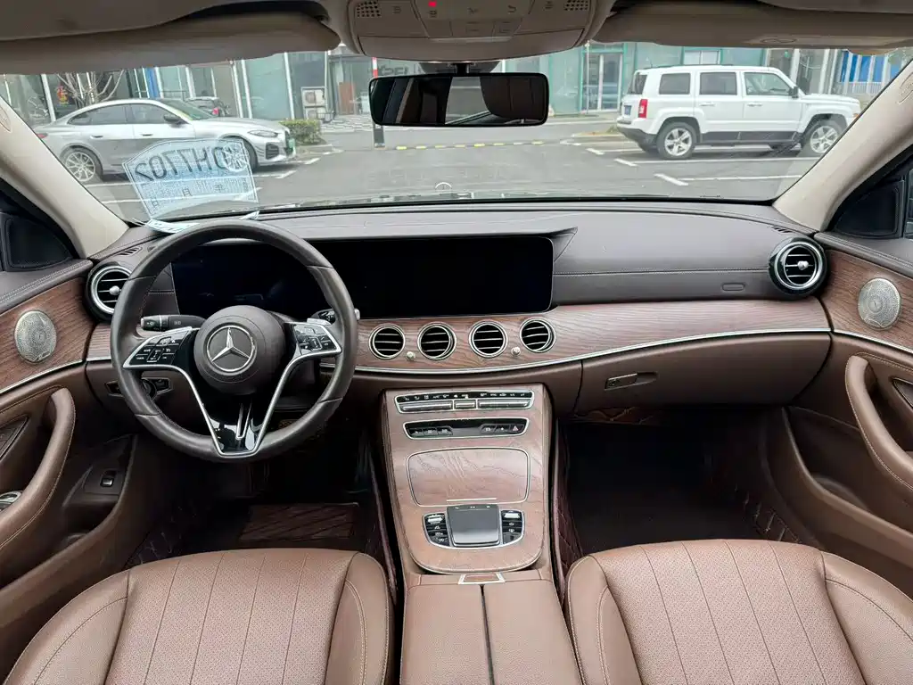 Mercedes-Benz E-Class 2022 — фото 5