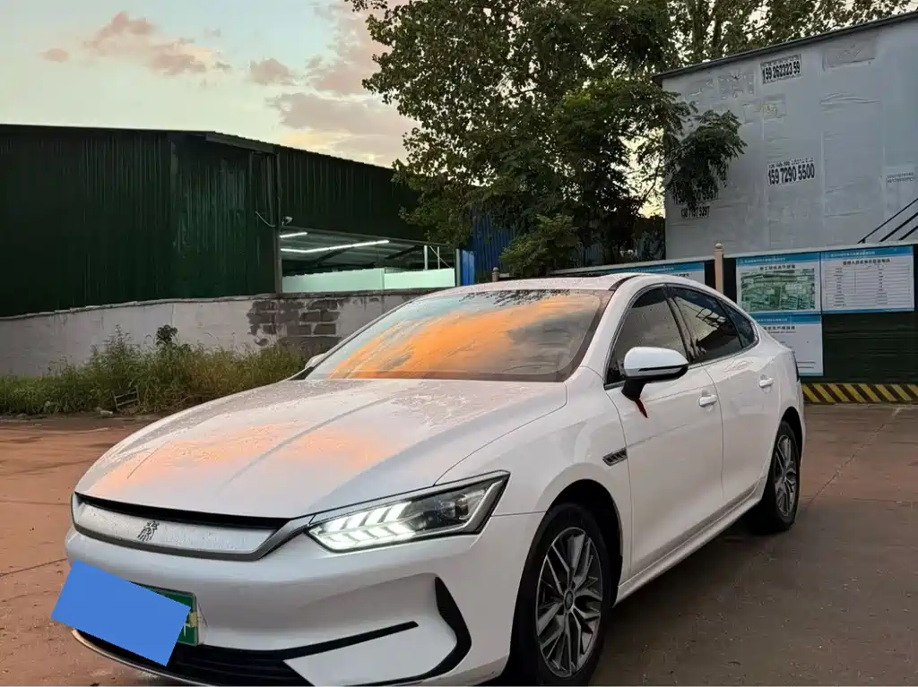 BYD Qin PLUS 2022 — фото 1