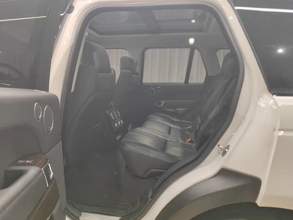 Land Rover Range Rover 2019 — фото 10