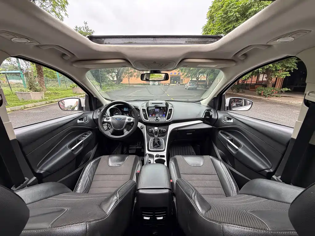 Ford Kuga 2016 — фото 15