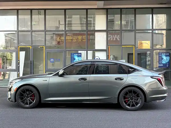 Cadillac CT5 2023