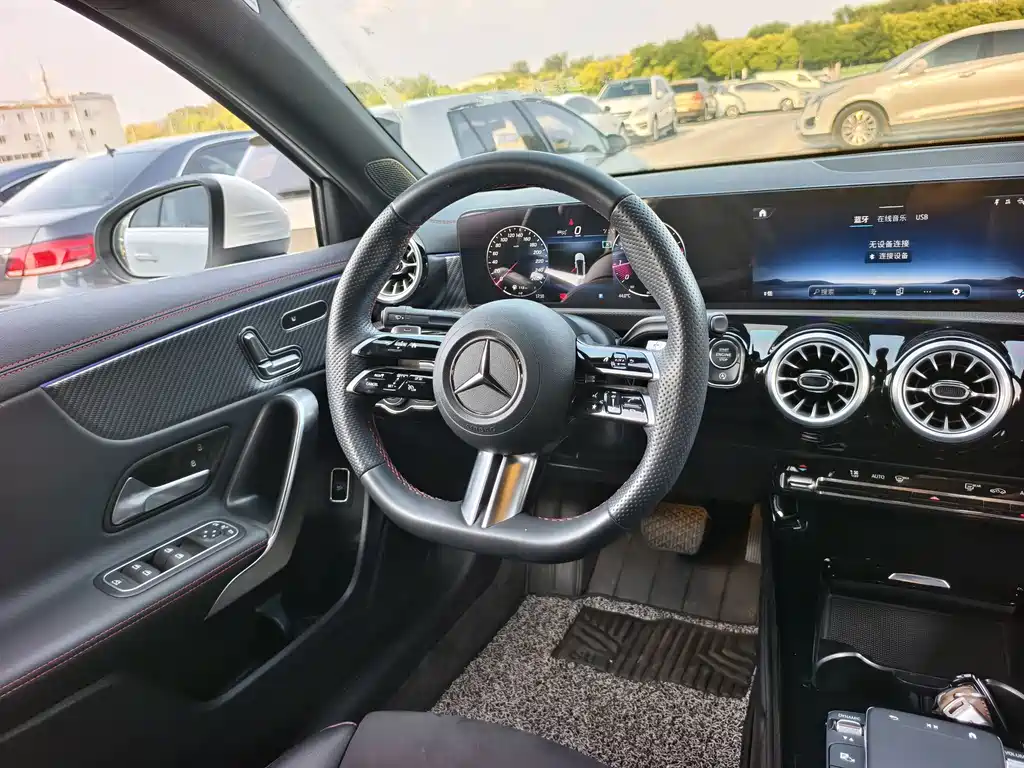 Mercedes-Benz A-Class 2023 — фото 12