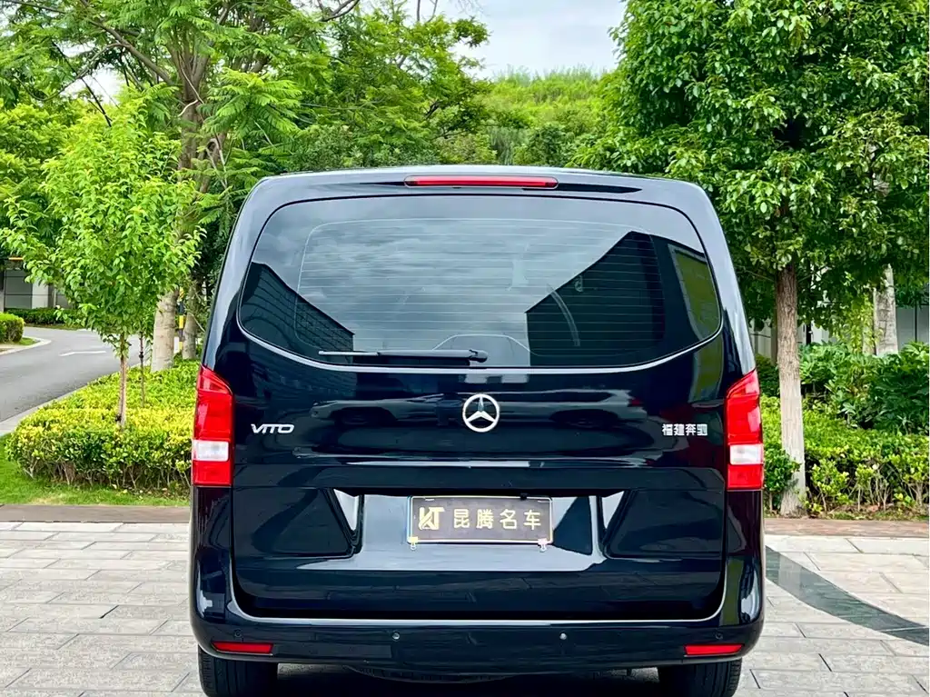 Mercedes-Benz Vito 2023 — фото 4