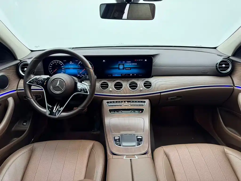 Mercedes-Benz E-Class 2022 — фото 10