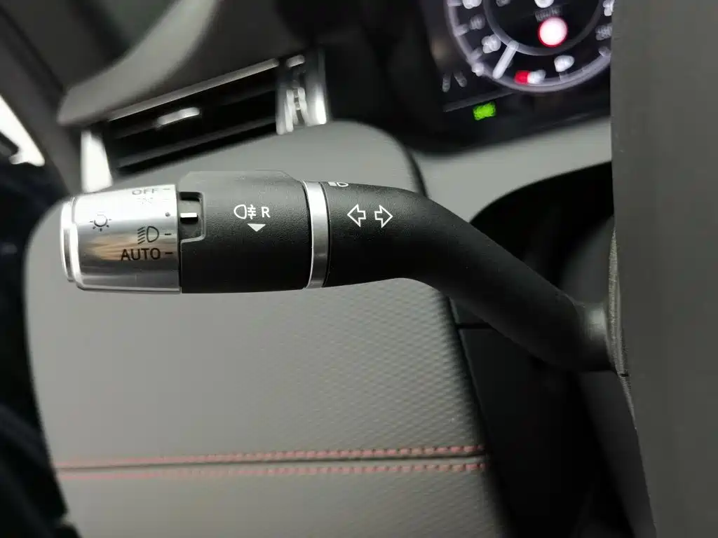 Land Rover Discovery Sport 2021 — фото 21