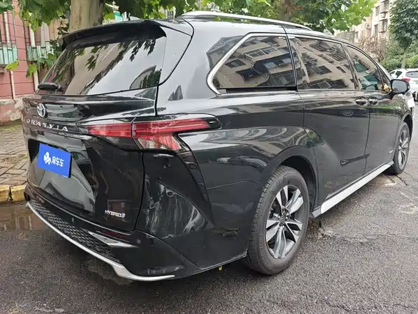 Toyota Granvia 2024
