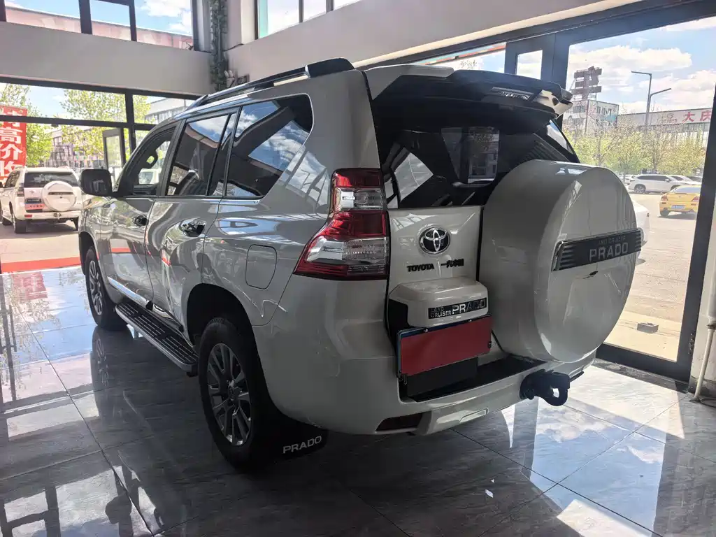 Toyota Prado 2017 — фото 3
