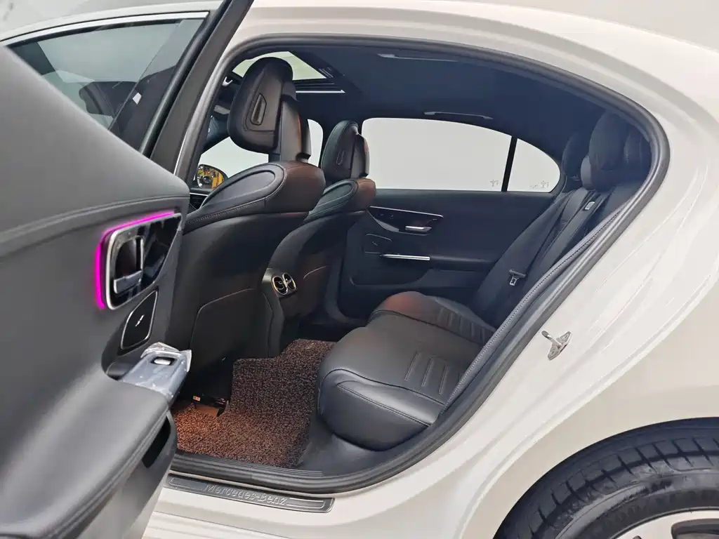 Mercedes-Benz C-Class 2022 — фото 17