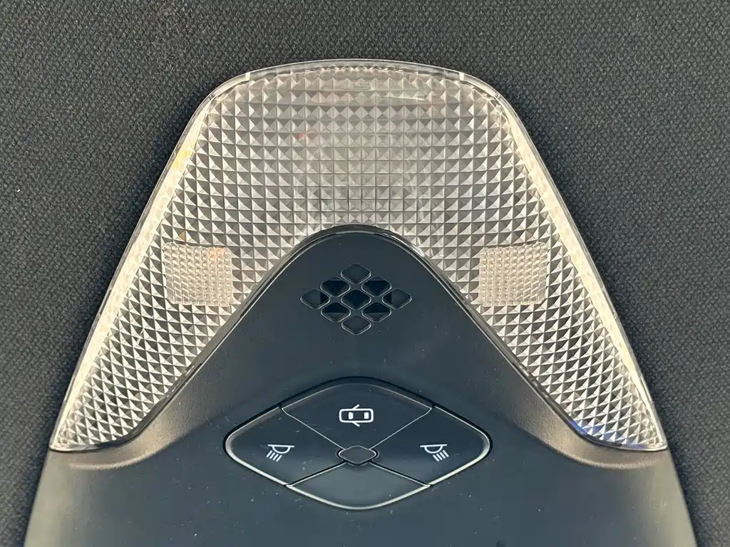 Toyota C-HR 2018 — фото 26