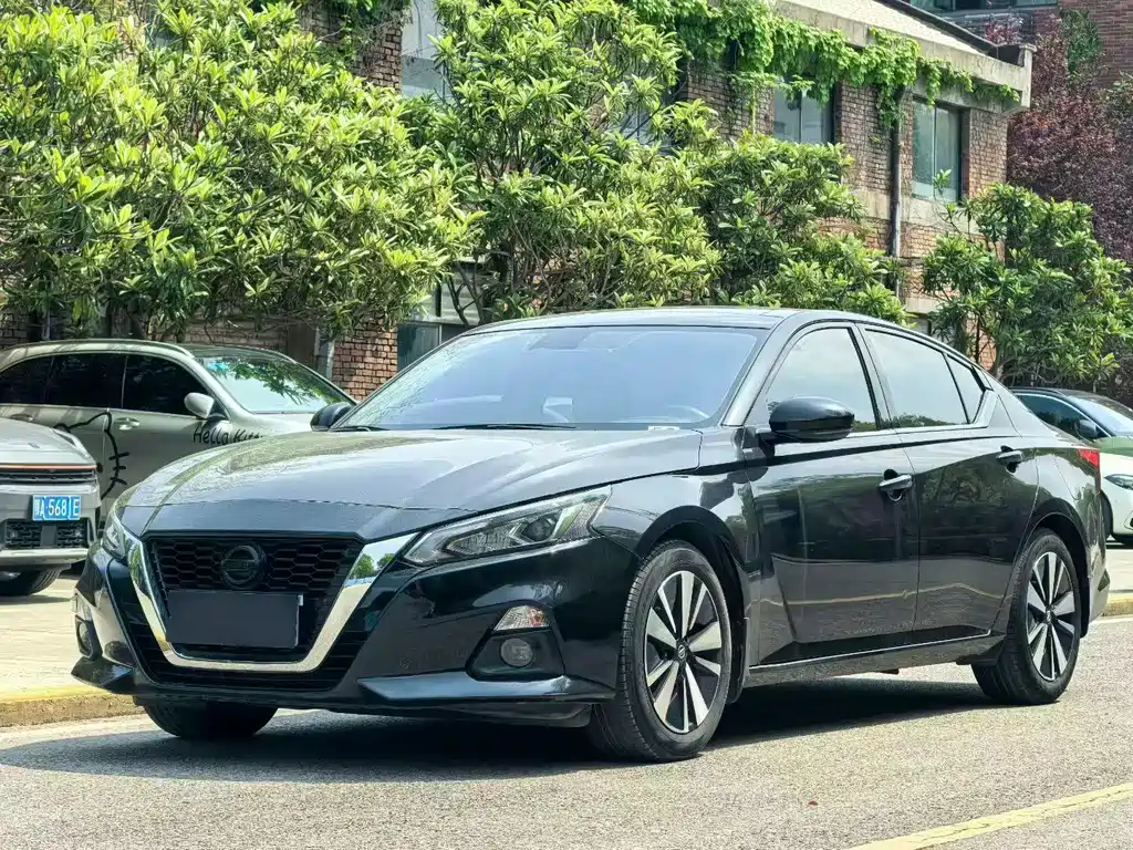 Nissan Teana 2022