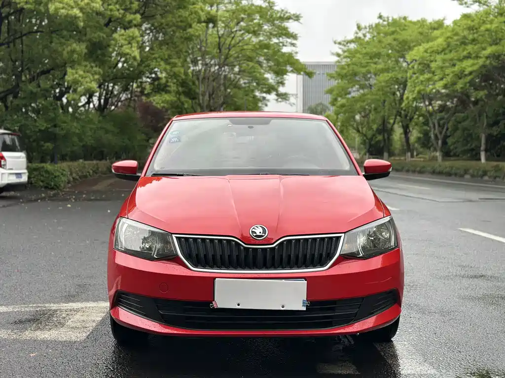 Skoda Fabia 2018 — фото 2