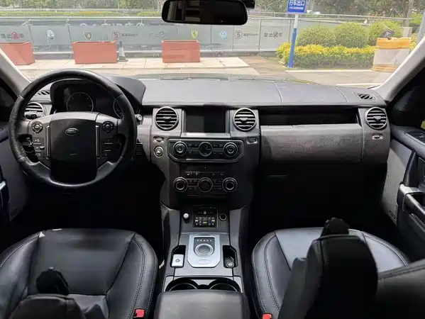 Land Rover Discovery 2013