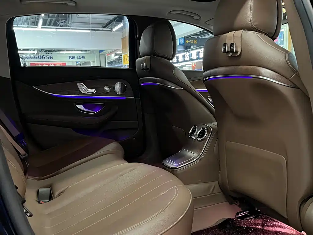 Mercedes-Benz E-Class 2023 — фото 13