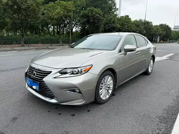 Lexus ES 2017