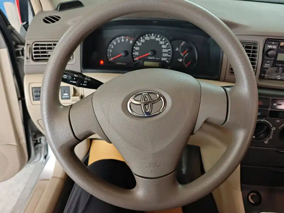 Toyota Corolla 2015 — фото 15