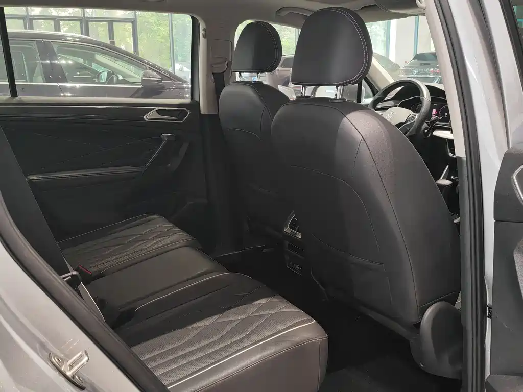 Volkswagen Tiguan L 2022 — фото 15