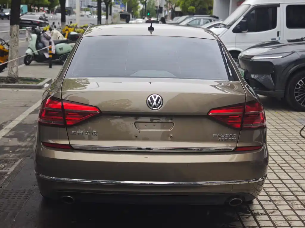 Volkswagen Passat 2017 — фото 5