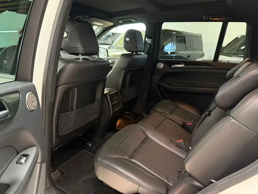 Mercedes-Benz GLS 2017 — фото 12