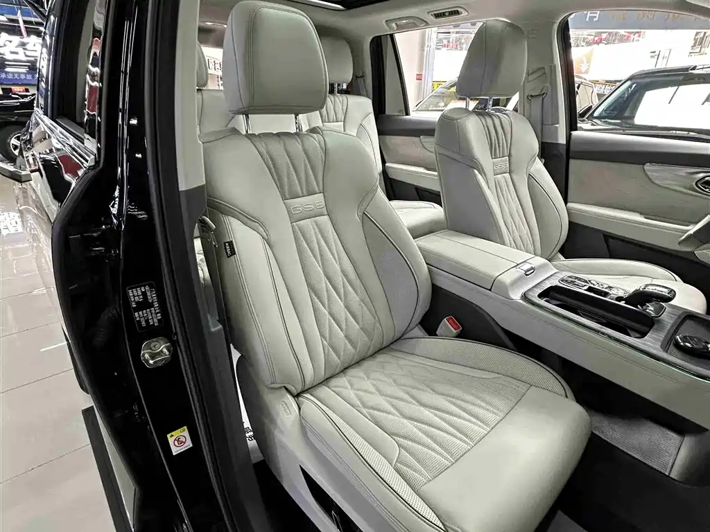 GAC Motor Trumpchi GS8 2023 — фото 31