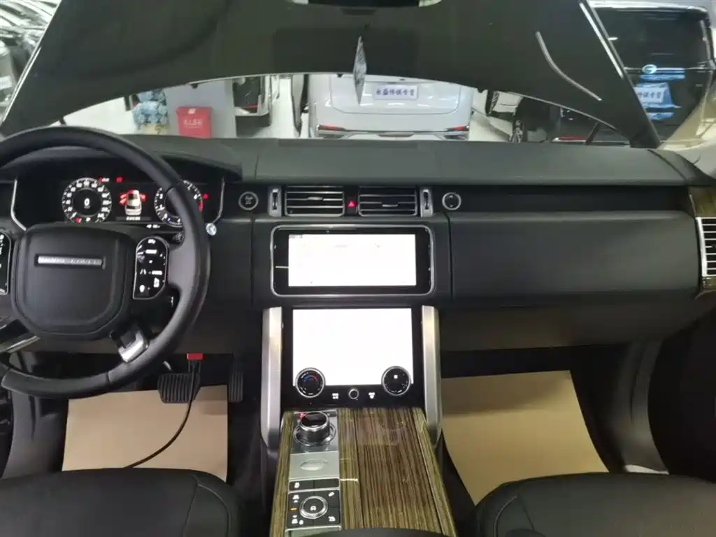 Land Rover Range Rover 2019 — фото 13