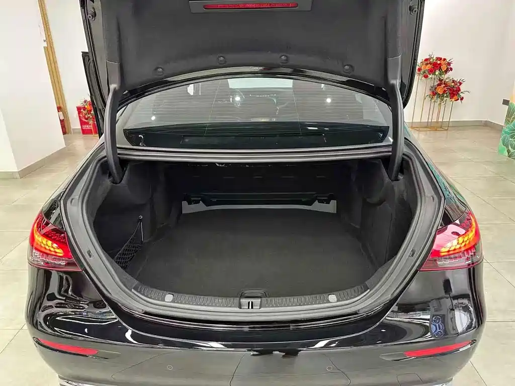 Mercedes-Benz E-Class 2021 — фото 13