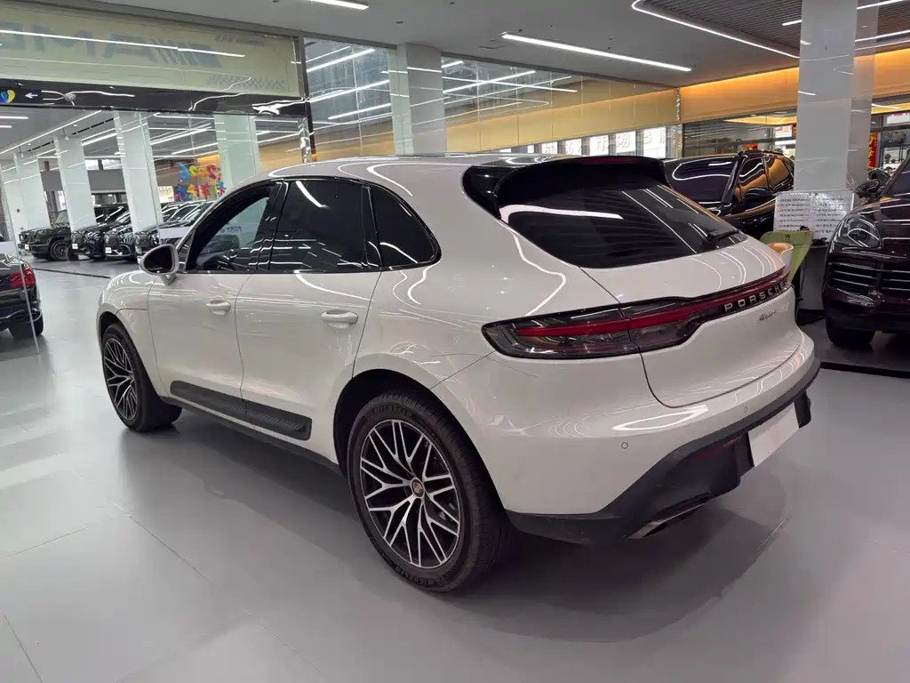 Porsche Macan 2023 — фото 11