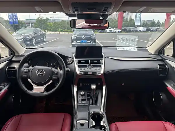 Lexus NX 2021