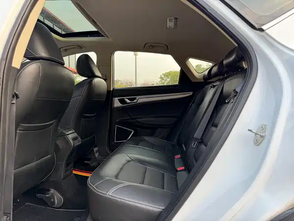 Geely Emgrand GS 2019