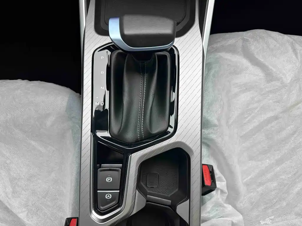 Geely Emgrand 2023 — фото 18
