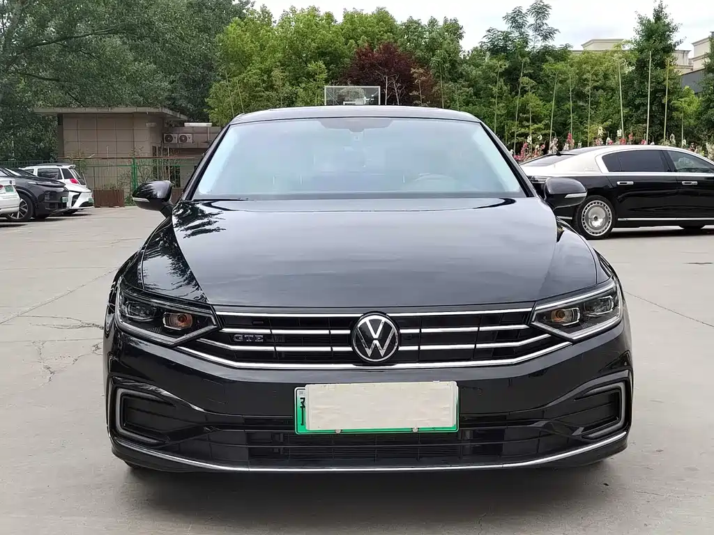 Volkswagen Magotan GTE PHEV 2023 — фото 2
