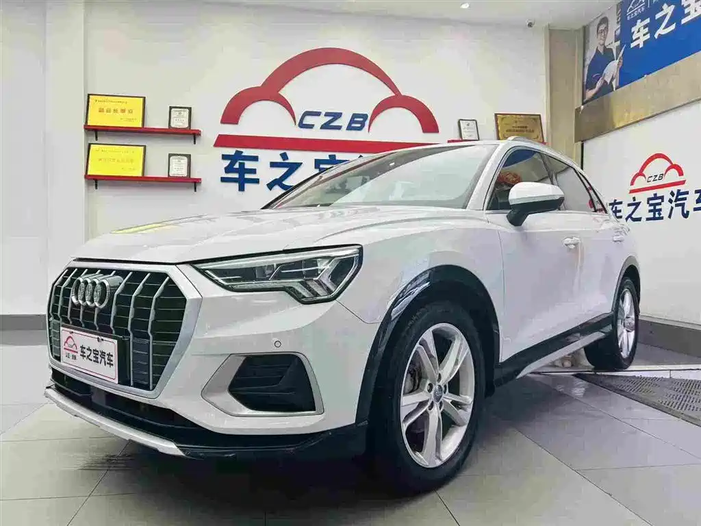Audi Q3 2019 — фото 1