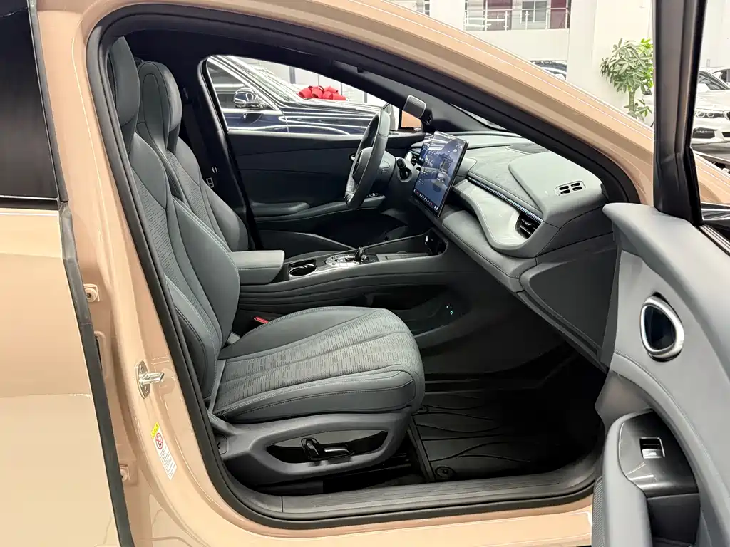 BYD Seal 06GT 2025 — фото 30