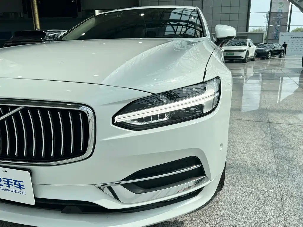 Volvo S90 2019 — фото 15