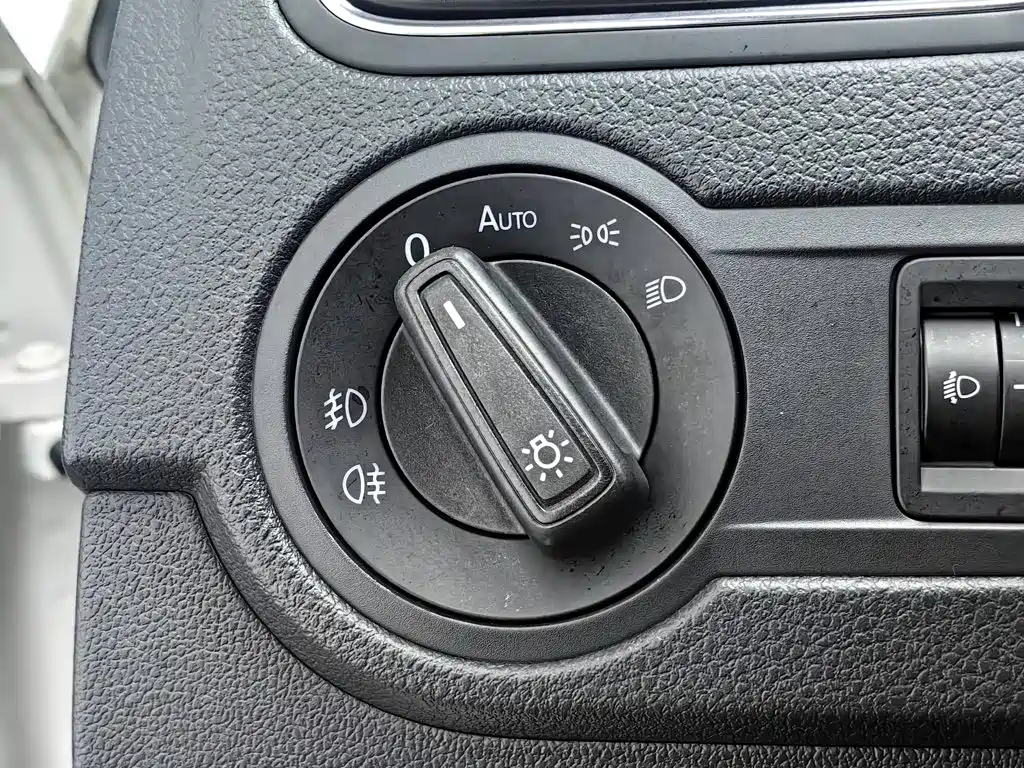Volkswagen Polo 2015 — фото 21