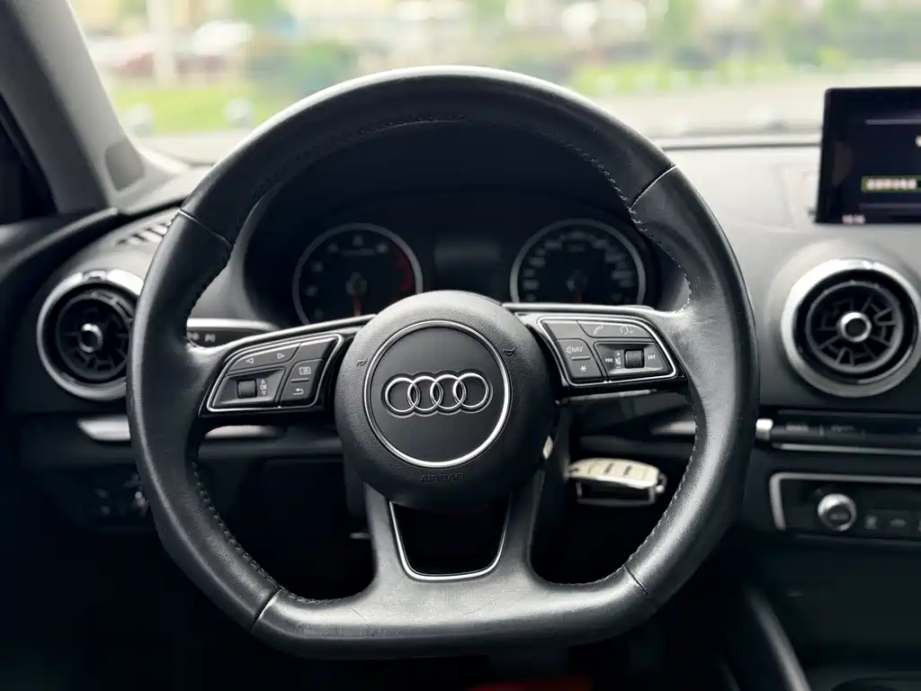 Audi A3 2019 — фото 16