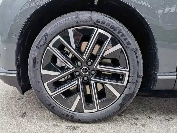 Volvo XC70 Plug-In Hybrid 2025
