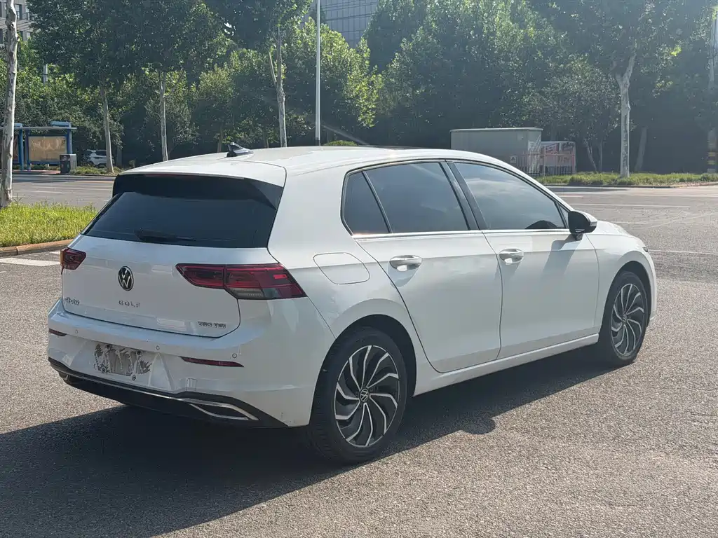 Volkswagen Golf 2021