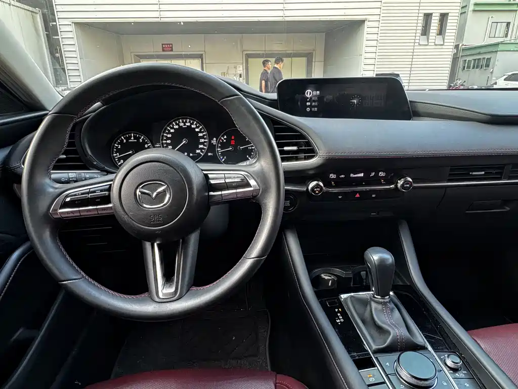 Mazda 3 Axela 2023