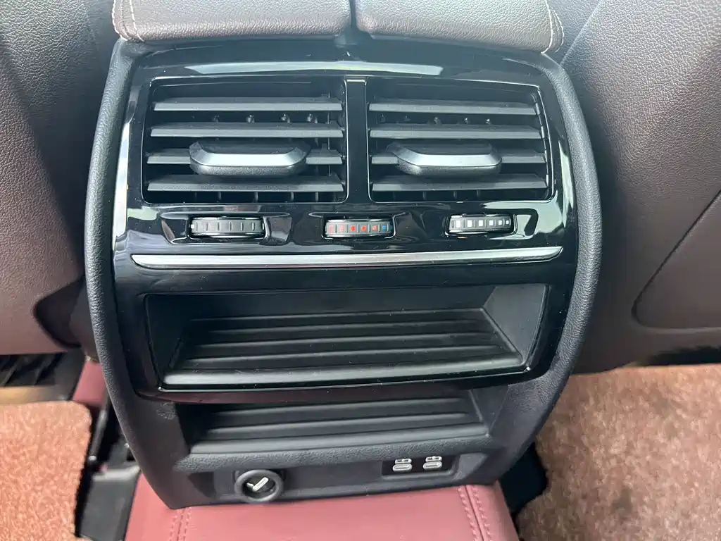 BMW 5 Series 2021 — фото 11