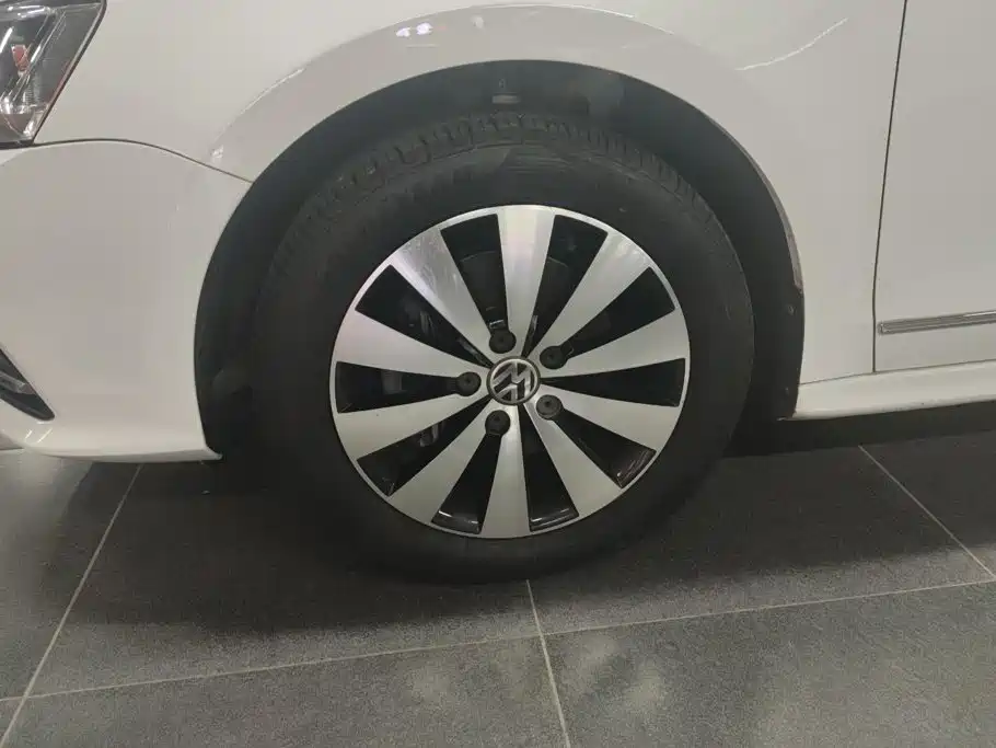 Volkswagen Sagitar 2017