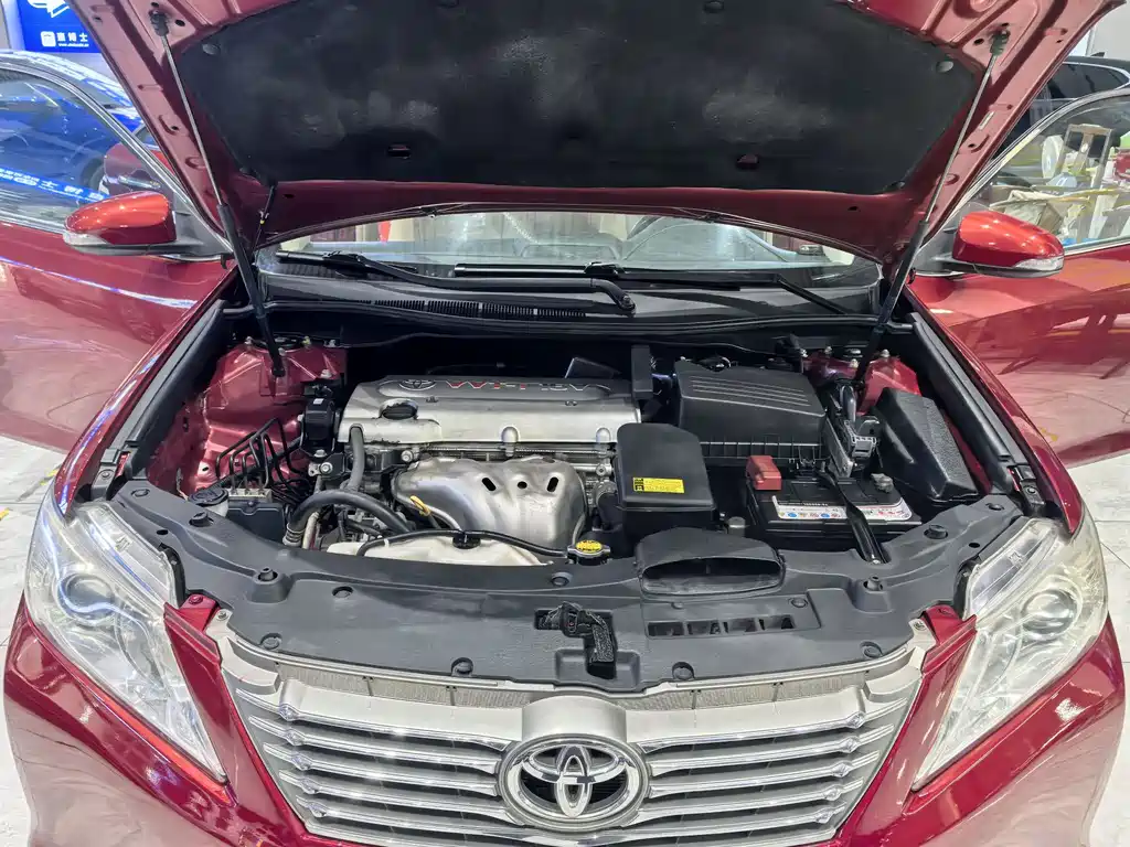 Toyota Camry 2014 — фото 17