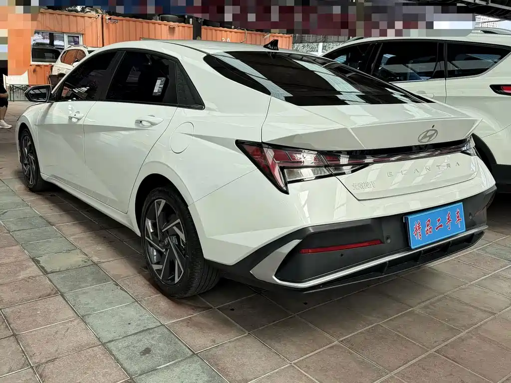 Hyundai Elantra 2023