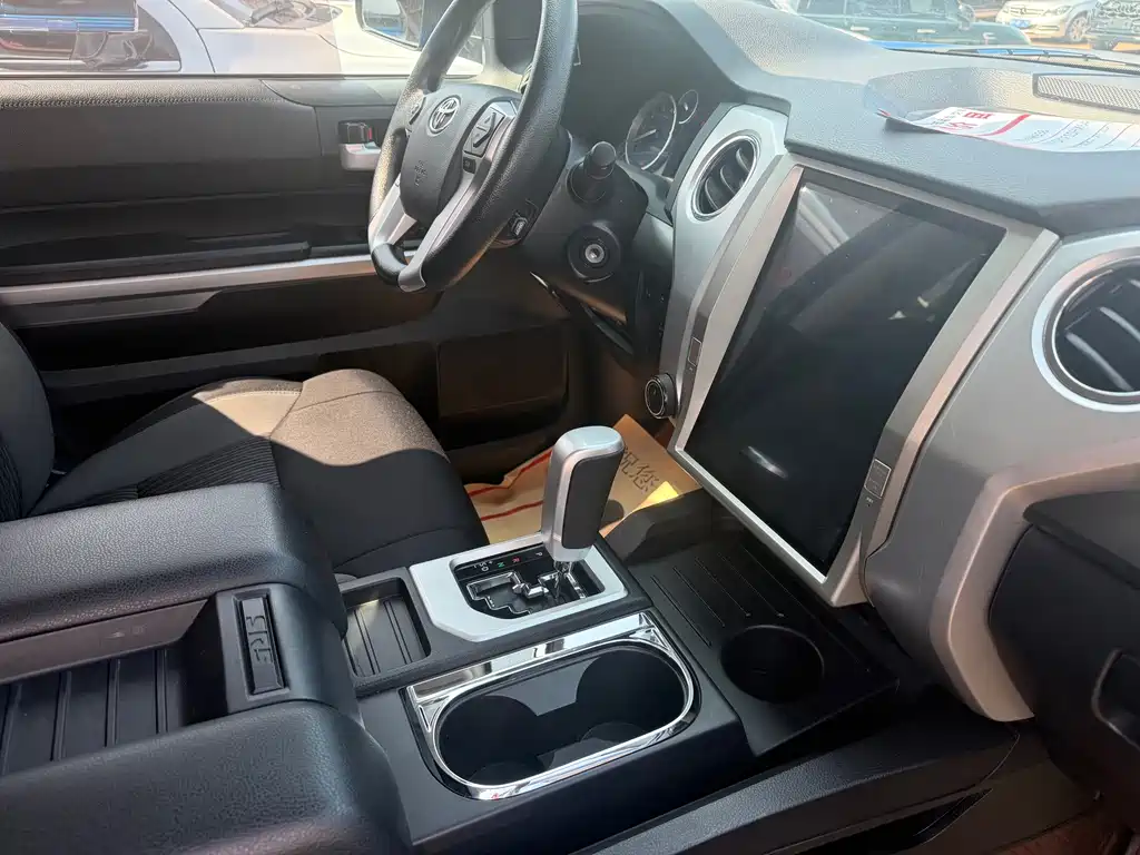 Toyota Tundra 2018 — фото 14