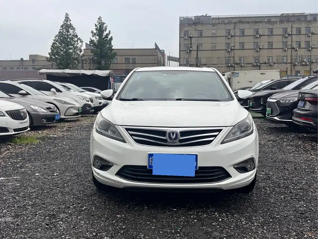 Changan Eado 2018 — фото 2