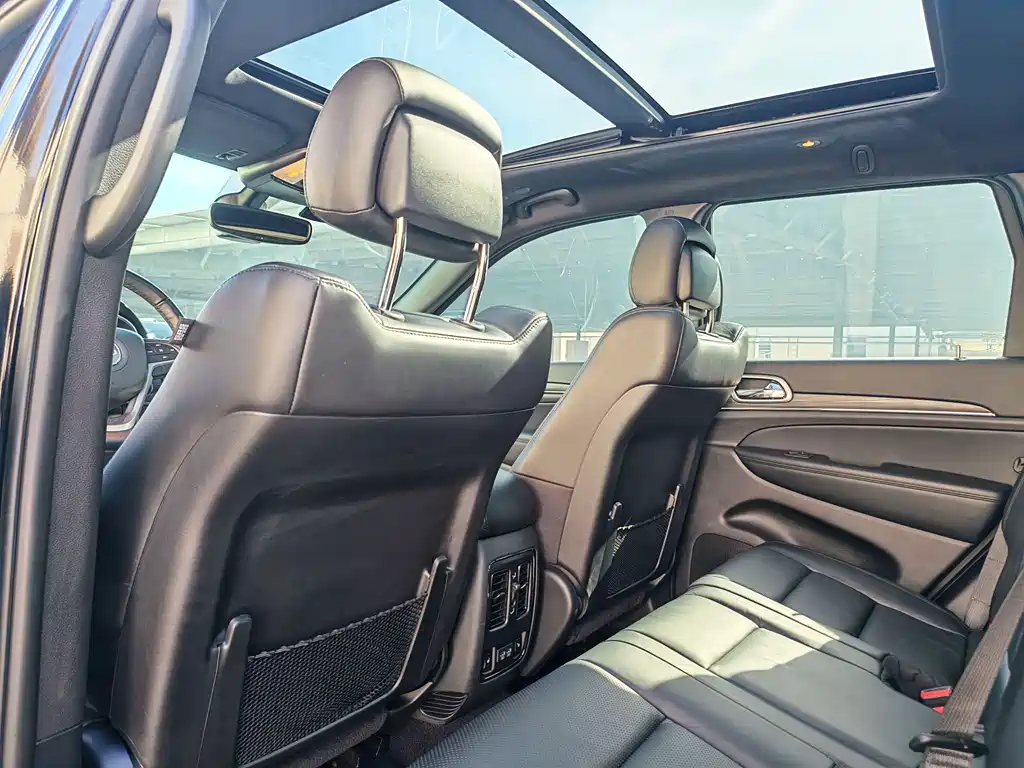 Jeep Grand Cherokee 2021 — фото 14