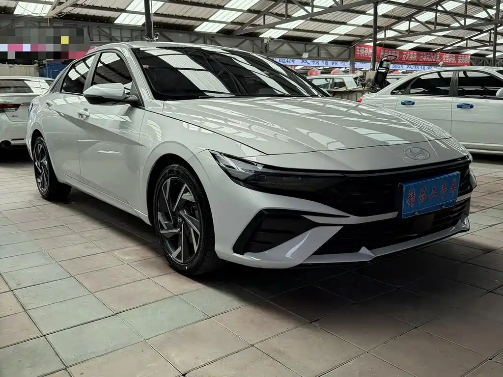 Hyundai Elantra 2023