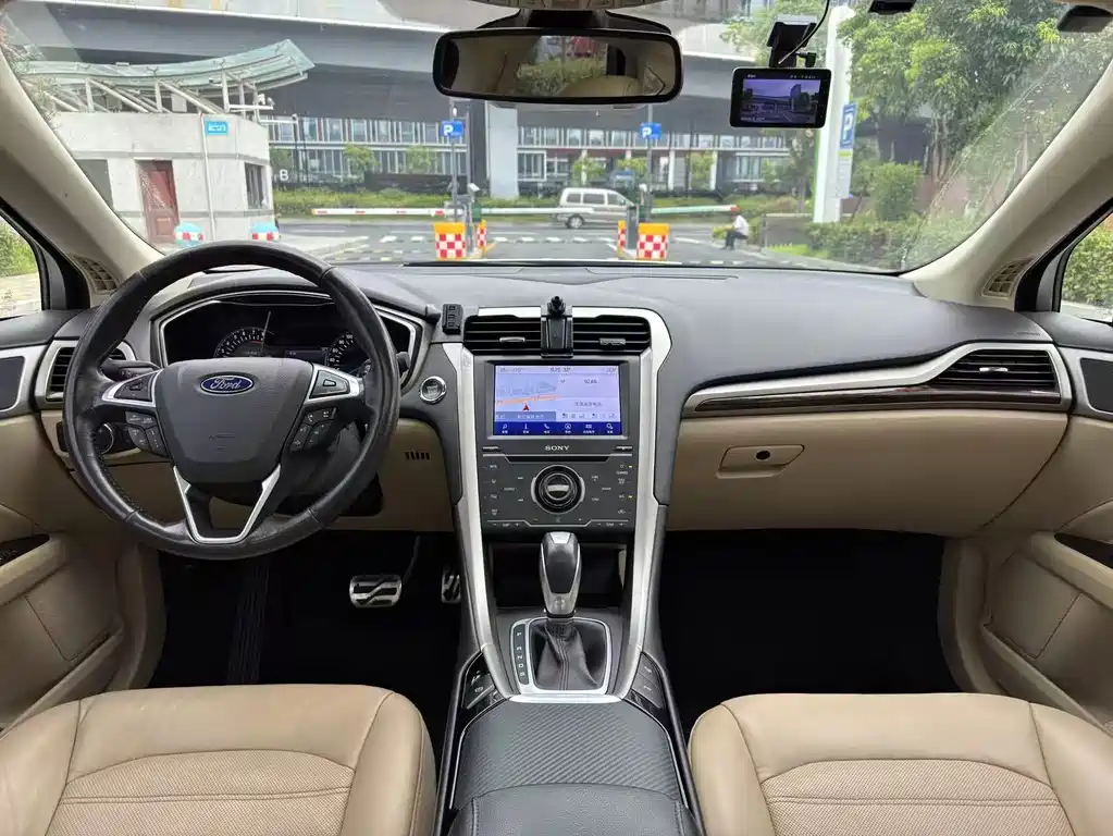 Ford Mondeo 2014 — фото 12