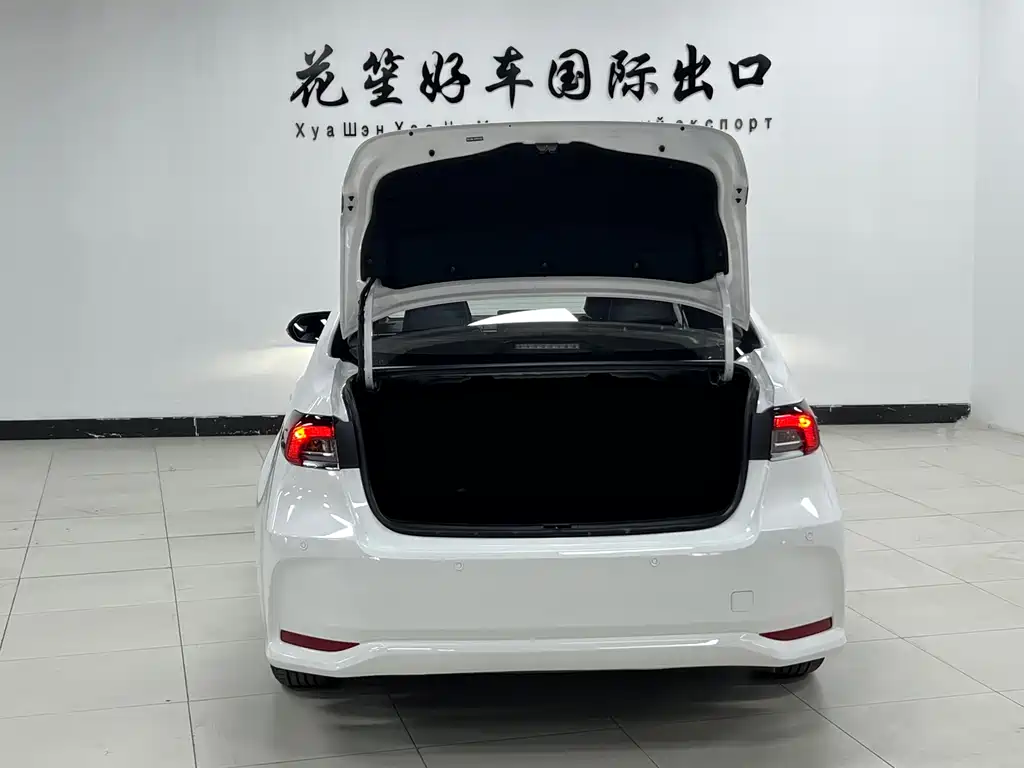 Toyota Corolla 2023 — фото 12